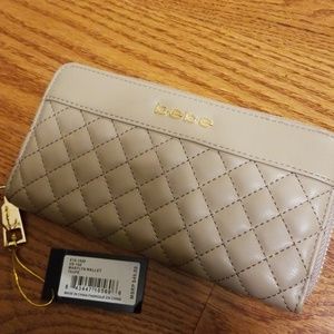 Bebe Marylyn zip wallet